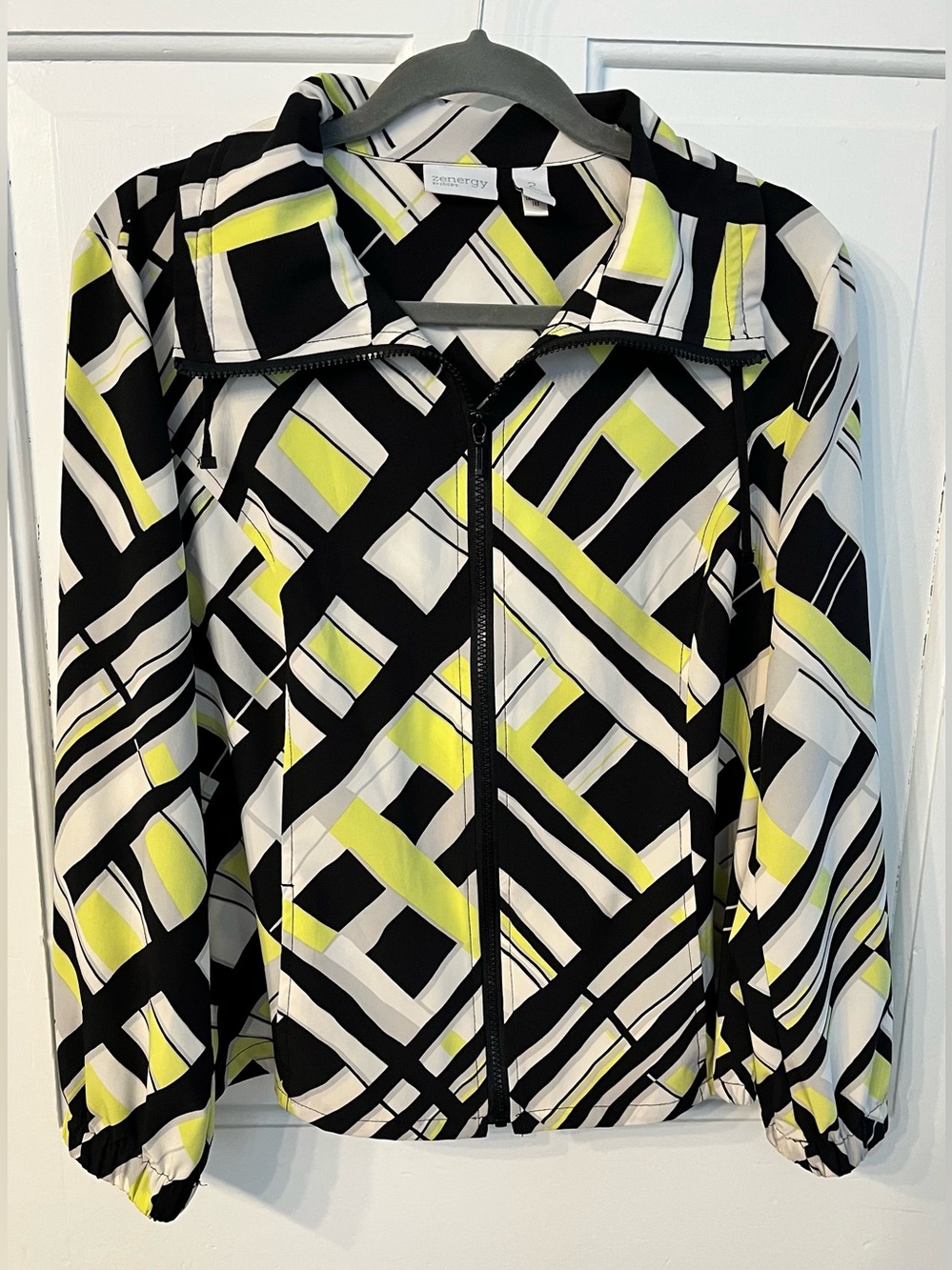 Zenergy by Chico’s size 2/Large Windbreaker Jacket